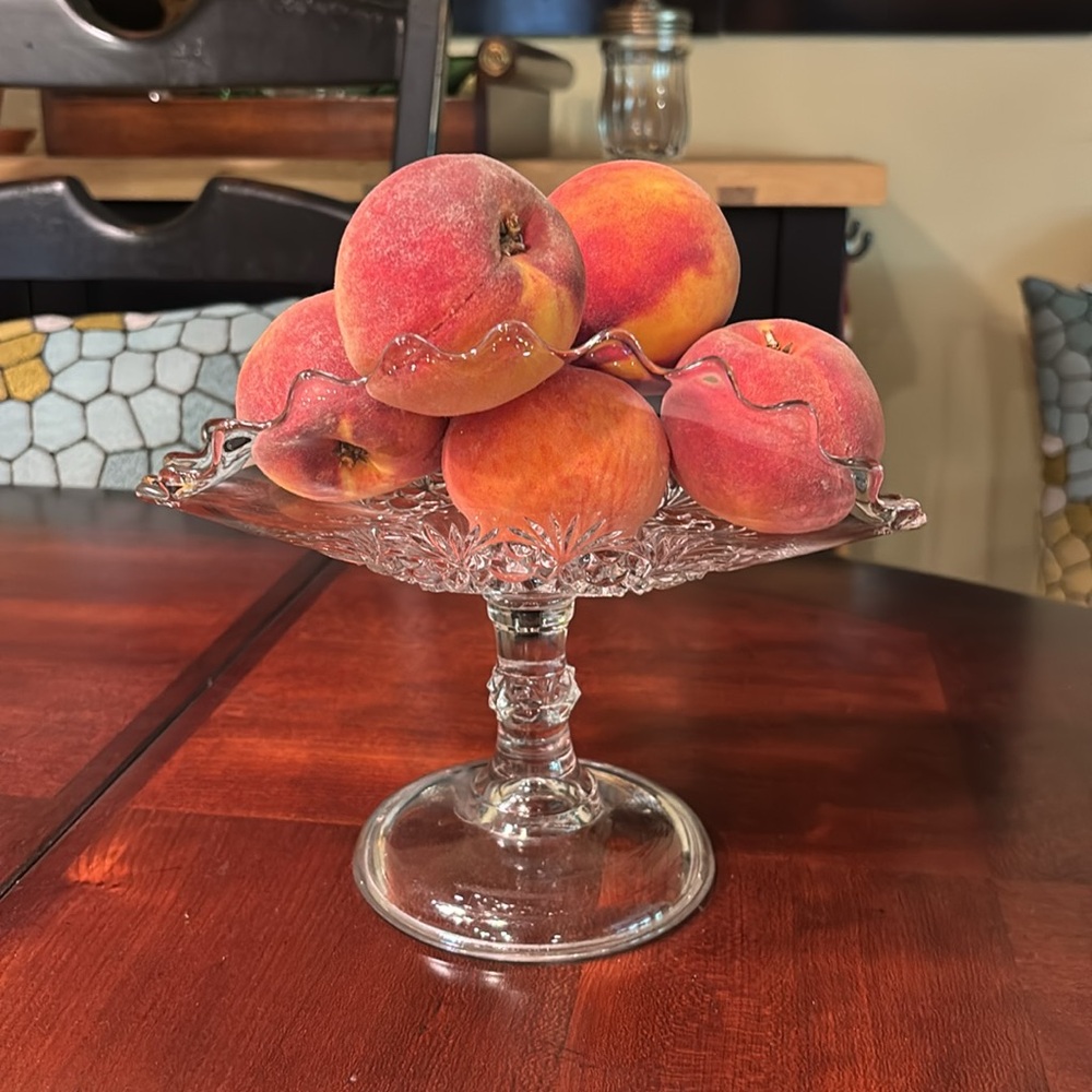 Curved Pedestal Glass Dish Daisy Pattern Vintage - Picture 6 of 6